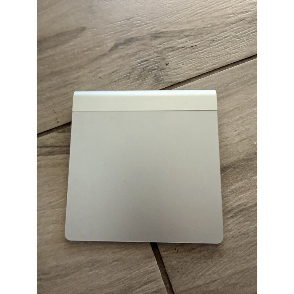 Apple Magic Trackpad Wireless Bluetooth Model A1339 CC